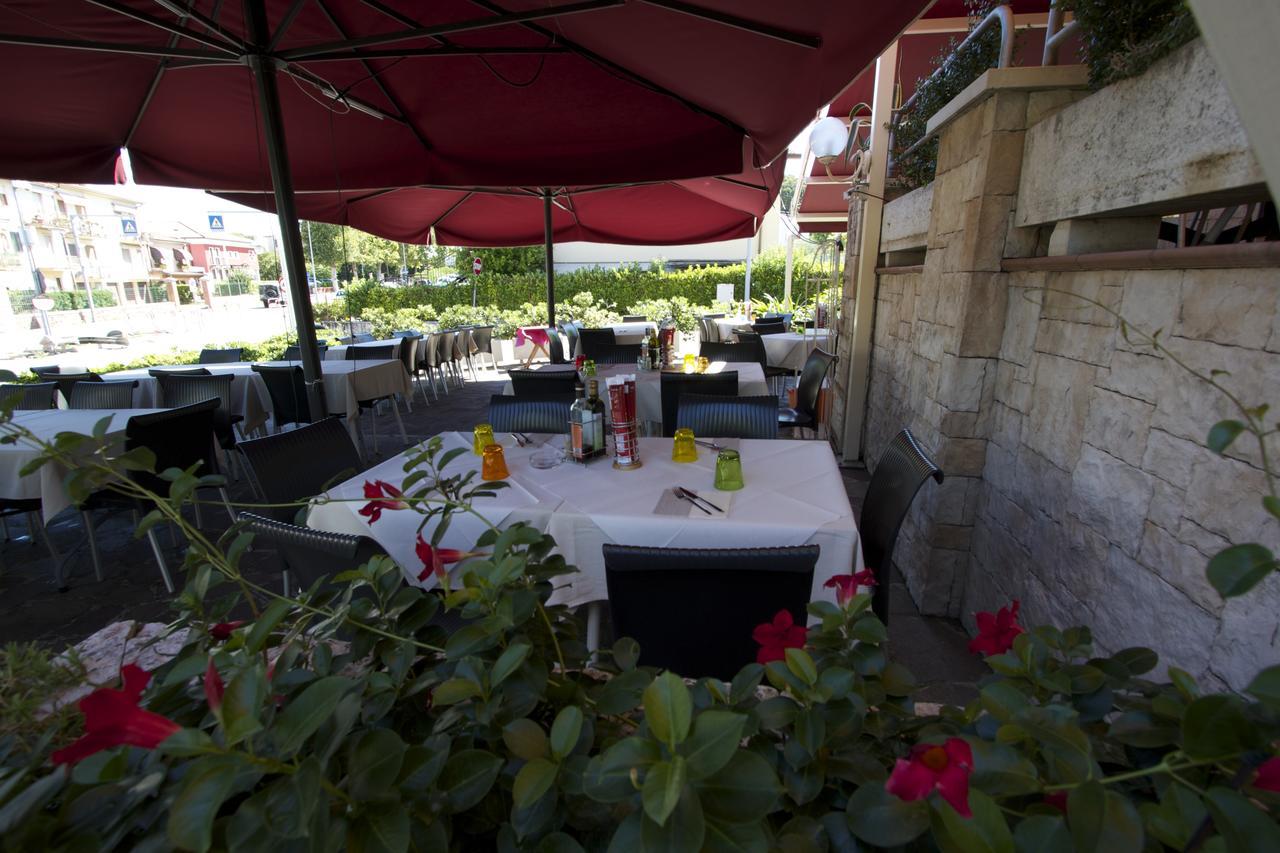 Albergo Tavernetta กัสเตลนูโอโว เดล การ์ดา ภายนอก รูปภาพ
