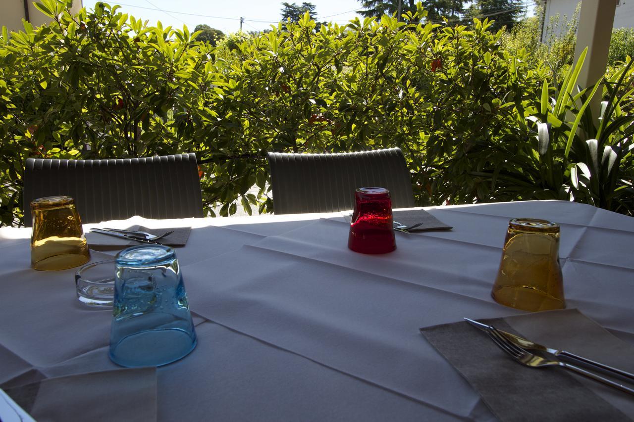 Albergo Tavernetta กัสเตลนูโอโว เดล การ์ดา ภายนอก รูปภาพ